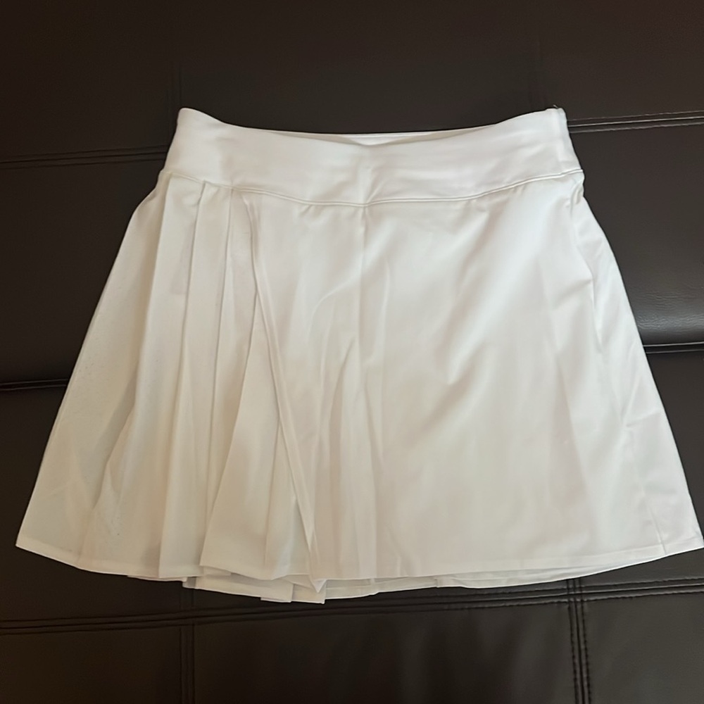 Asymmetrical Pleated Tennis Skirt - Picture 7 of 10